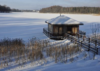 Ruska Bania na jeziorze - sucha sauna